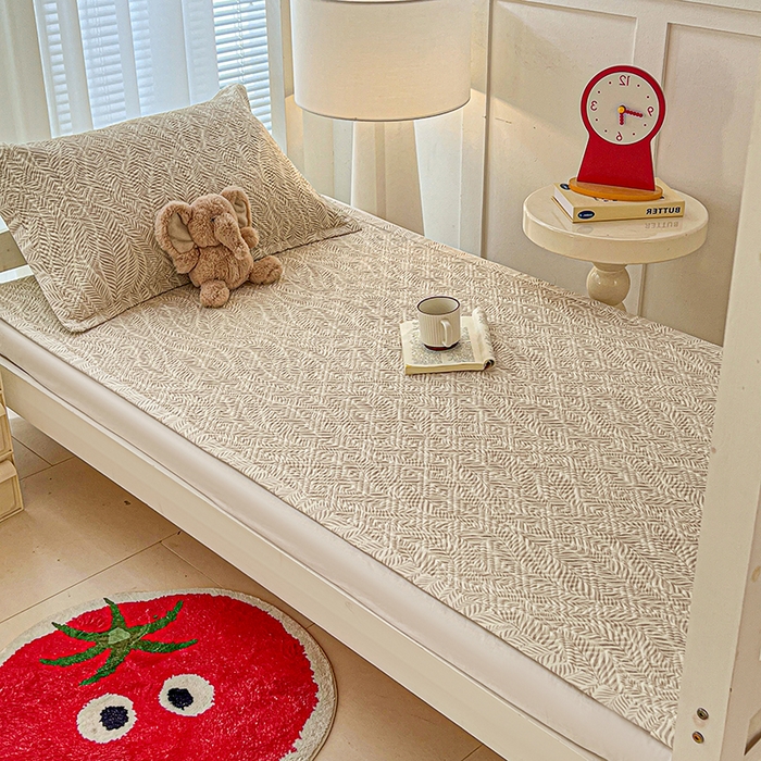 91家纺网 家纺一手货源 找家纺 忆生活家纺 2026新款学生床全棉老粗布软凉席夹棉床盖 海草