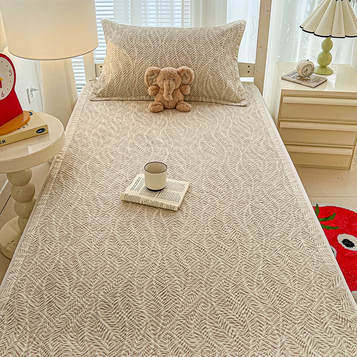 91家纺网 家纺一手货源 找家纺 忆生活家纺 2026新款学生床全棉老粗布软凉席夹棉床盖 海草