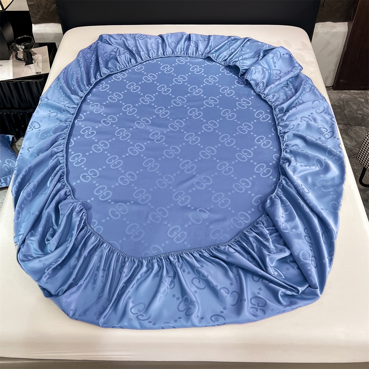 91家纺网 家纺一手货源 找家纺 经年 2026新款水洗真丝提花床笠单床笠床笠单件 洛克-宝蓝