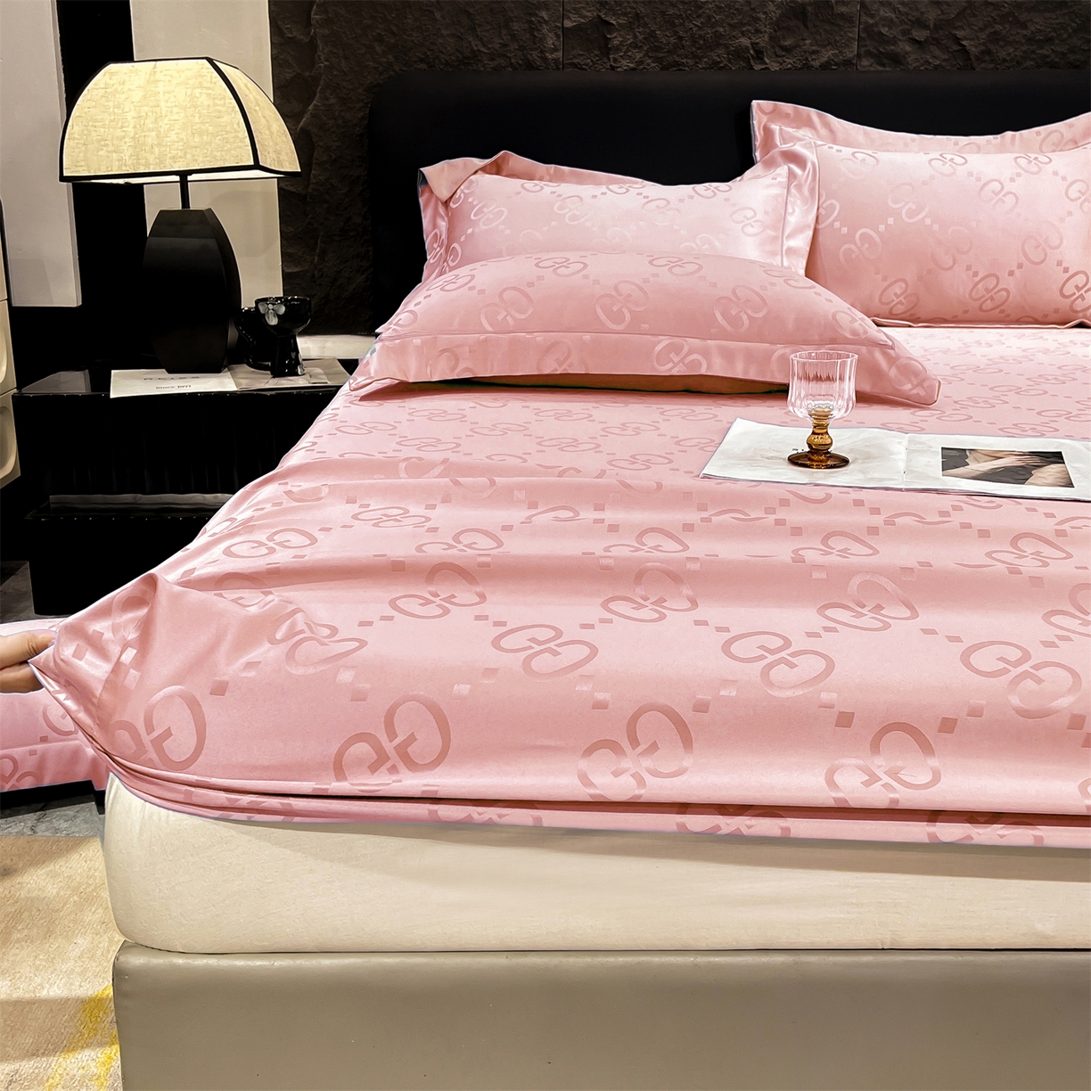 91家纺网 家纺一手货源 找家纺 经年 2026新款水洗真丝提花床笠单床笠床笠单件 洛克-粉玉