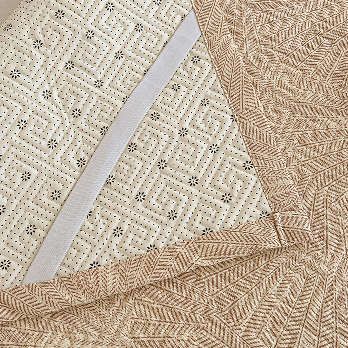 91家纺网 家纺一手货源 找家纺 忆生活家纺 2026新款学生床全棉老粗布软凉席夹棉床盖 麦浪织纹