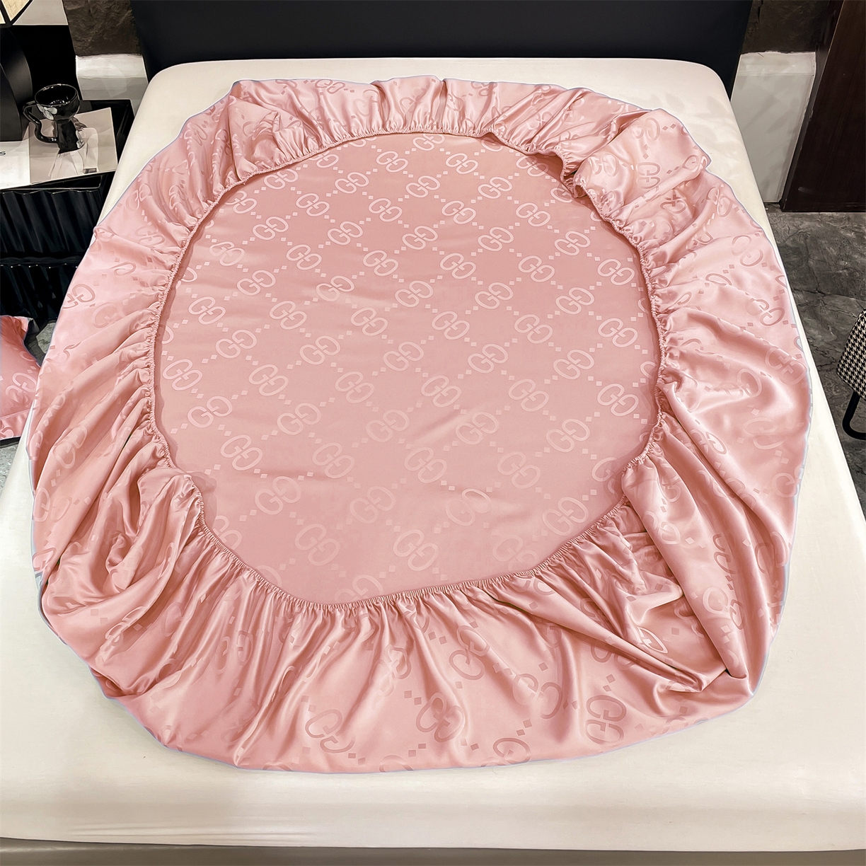 91家纺网 家纺一手货源 找家纺 经年 2026新款水洗真丝提花床笠单床笠床笠单件 洛克-粉玉