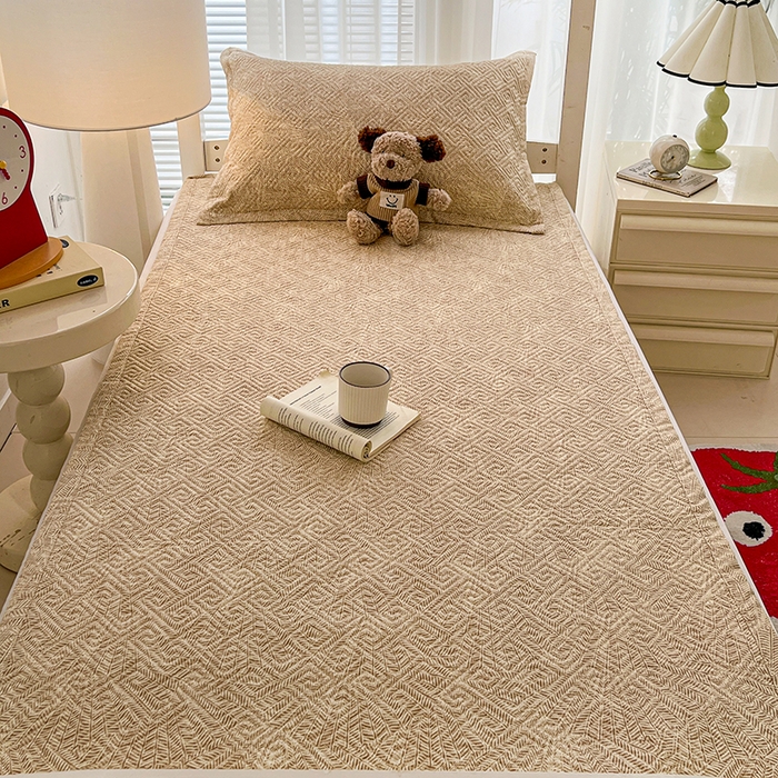 91家纺网 家纺一手货源 找家纺 忆生活家纺 2026新款学生床全棉老粗布软凉席夹棉床盖 麦浪织纹