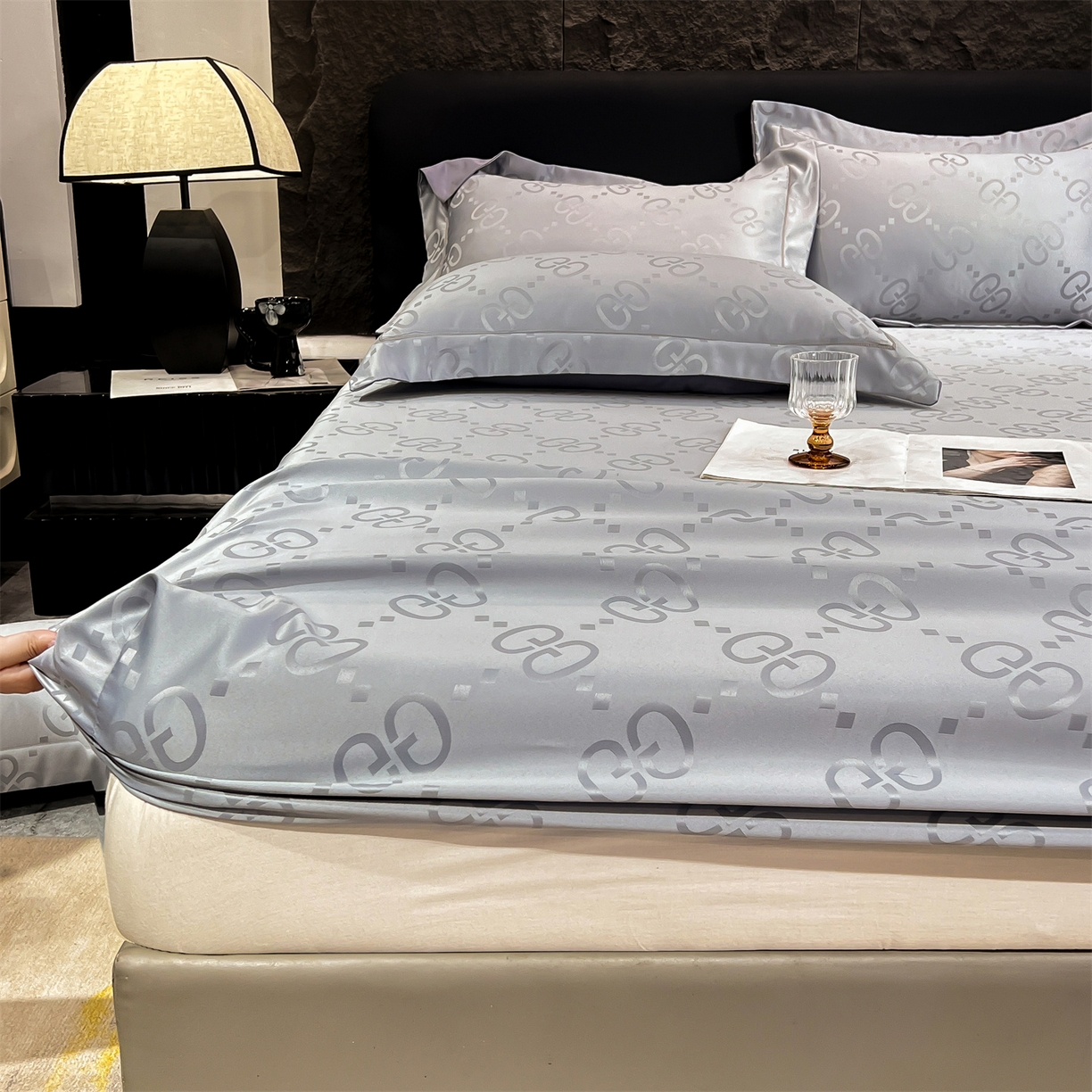 91家纺网 家纺一手货源 找家纺 经年 2026新款水洗真丝提花床笠单床笠床笠单件 洛克-爵士灰