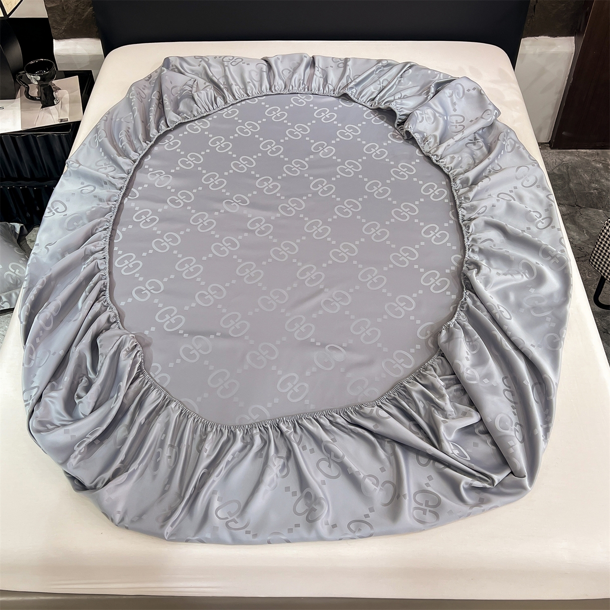 91家纺网 家纺一手货源 找家纺 经年 2026新款水洗真丝提花床笠单床笠床笠单件 洛克-爵士灰