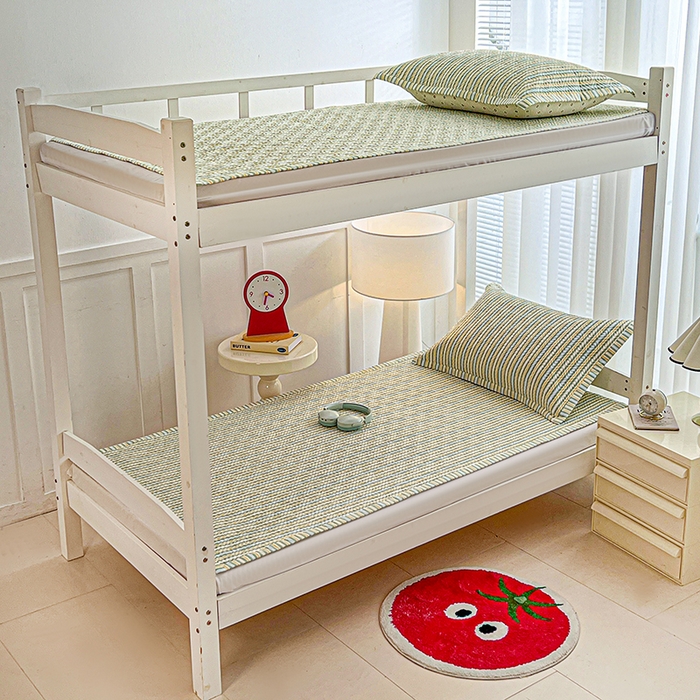 91家纺网 家纺一手货源 找家纺 忆生活家纺 2026新款学生床全棉老粗布软凉席夹棉床盖 条纹绿