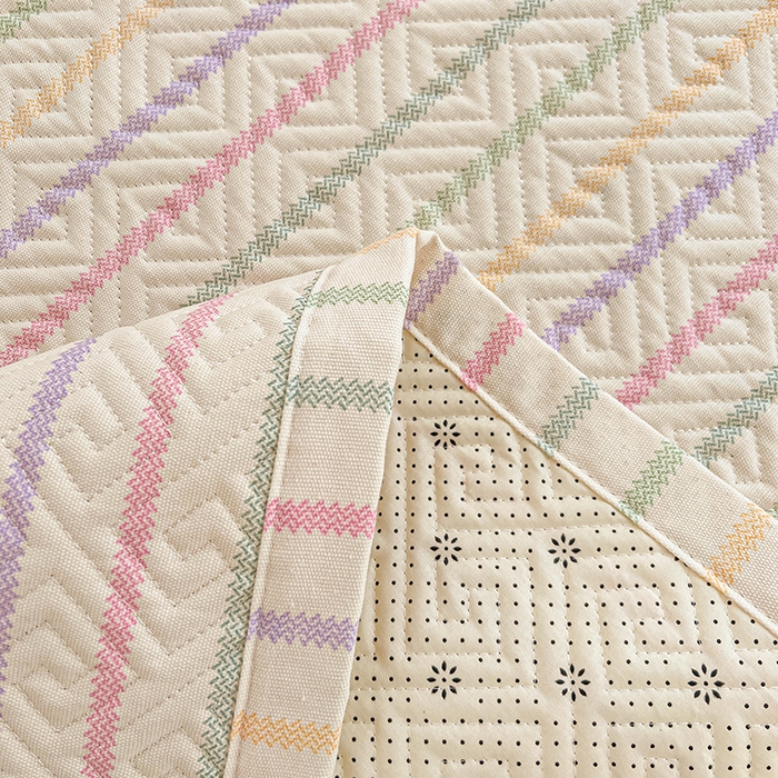 91家纺网 家纺一手货源 找家纺 忆生活家纺 2026新款学生床全棉老粗布软凉席夹棉床盖 小爱心