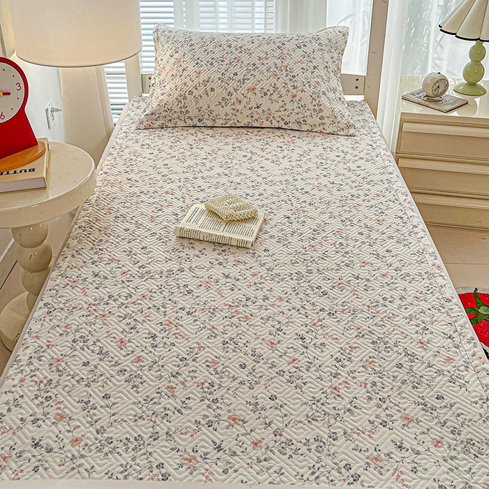 91家纺网 家纺一手货源 找家纺 忆生活家纺 2026新款学生床全棉老粗布软凉席夹棉床盖 叶语