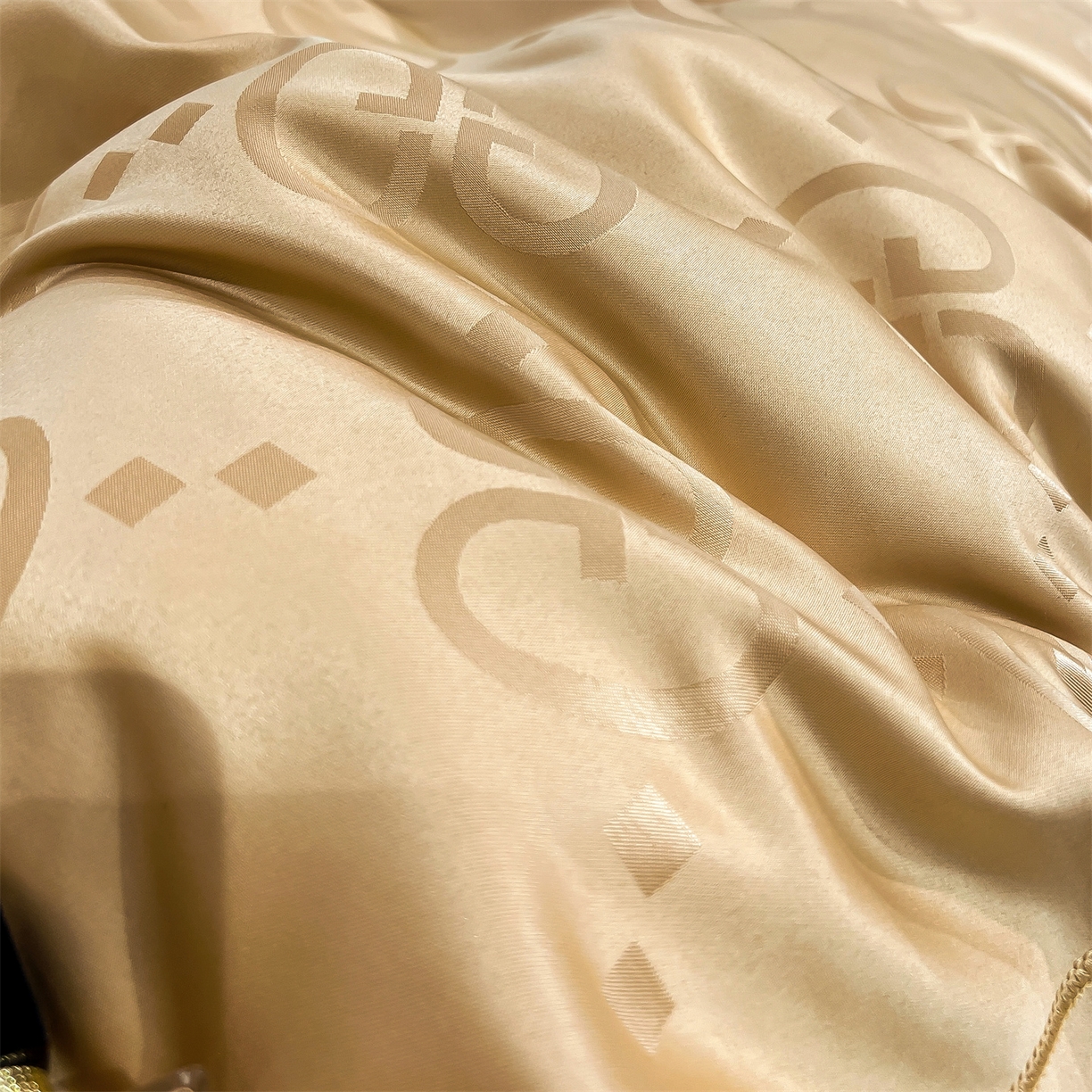 91家纺网 家纺一手货源 找家纺 经年 2026新款水洗真丝提花单被套被套单件 洛克-香槟