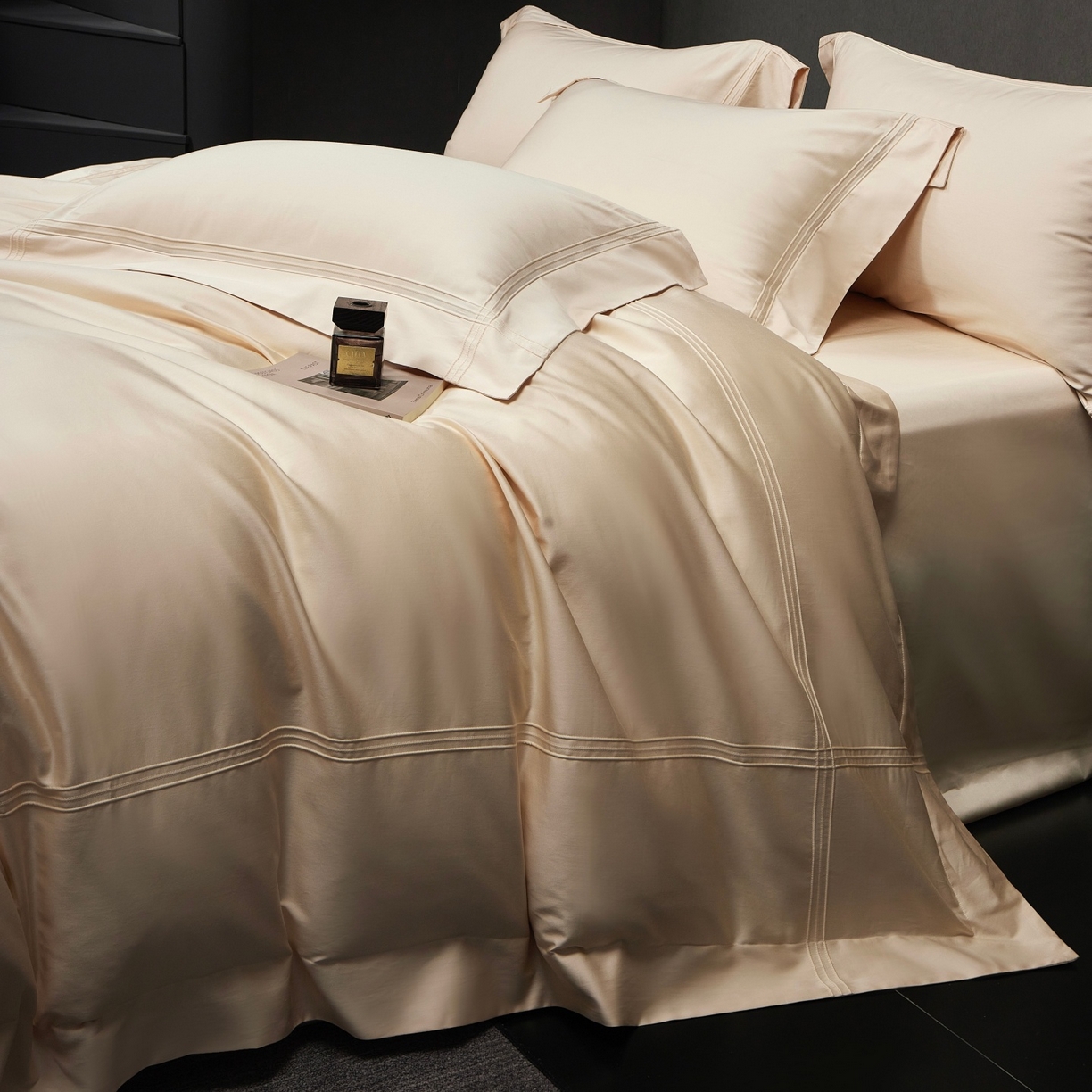 91家纺网 家纺一手货源 找家纺 时亿家居 2026新款轻奢酒店风纯棉长绒棉四件套-曼哈顿 曼哈顿-浅香槟