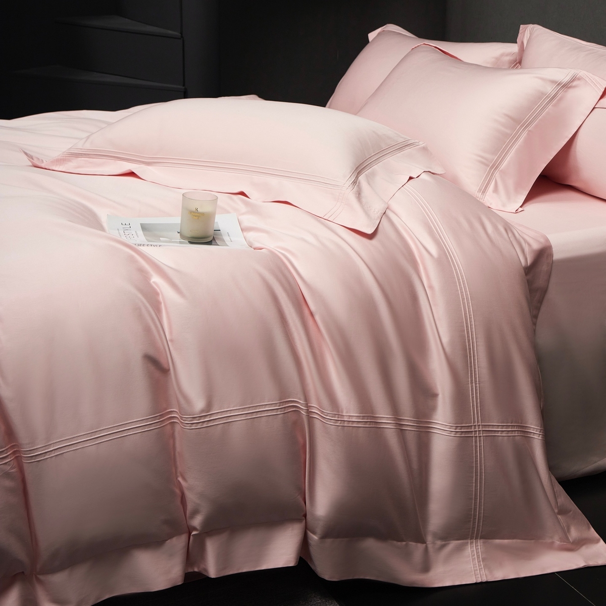 91家纺网 家纺一手货源 找家纺 时亿家居 2026新款轻奢酒店风纯棉长绒棉四件套-曼哈顿 曼哈顿-粉