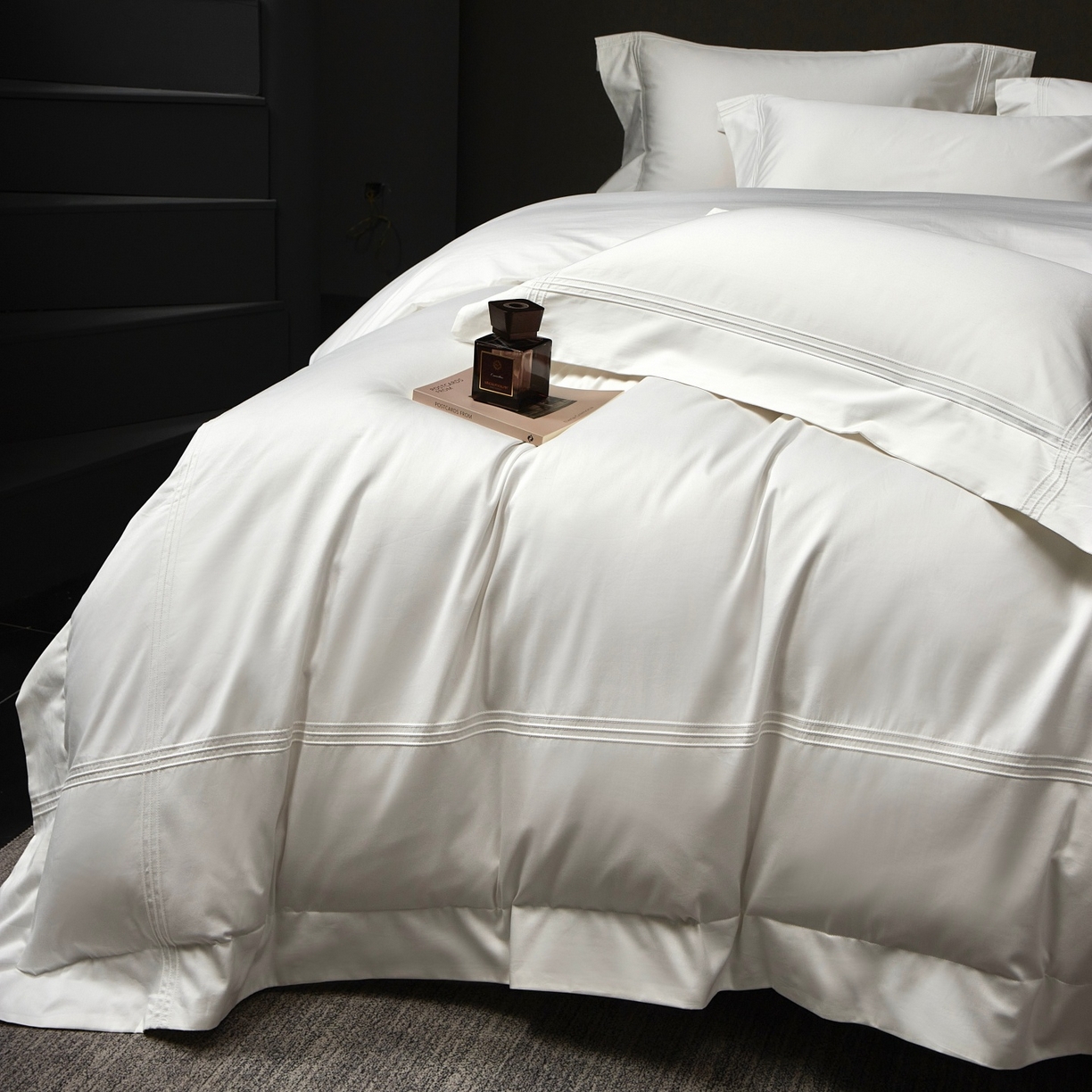 91家纺网 家纺一手货源 找家纺 时亿家居 2026新款轻奢酒店风纯棉长绒棉四件套-曼哈顿 曼哈顿-白