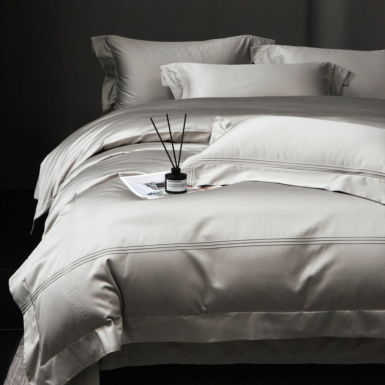 91家纺网 家纺一手货源 找家纺 时亿家居 2026新款轻奢酒店风纯棉长绒棉四件套-曼哈顿 曼哈顿-灰