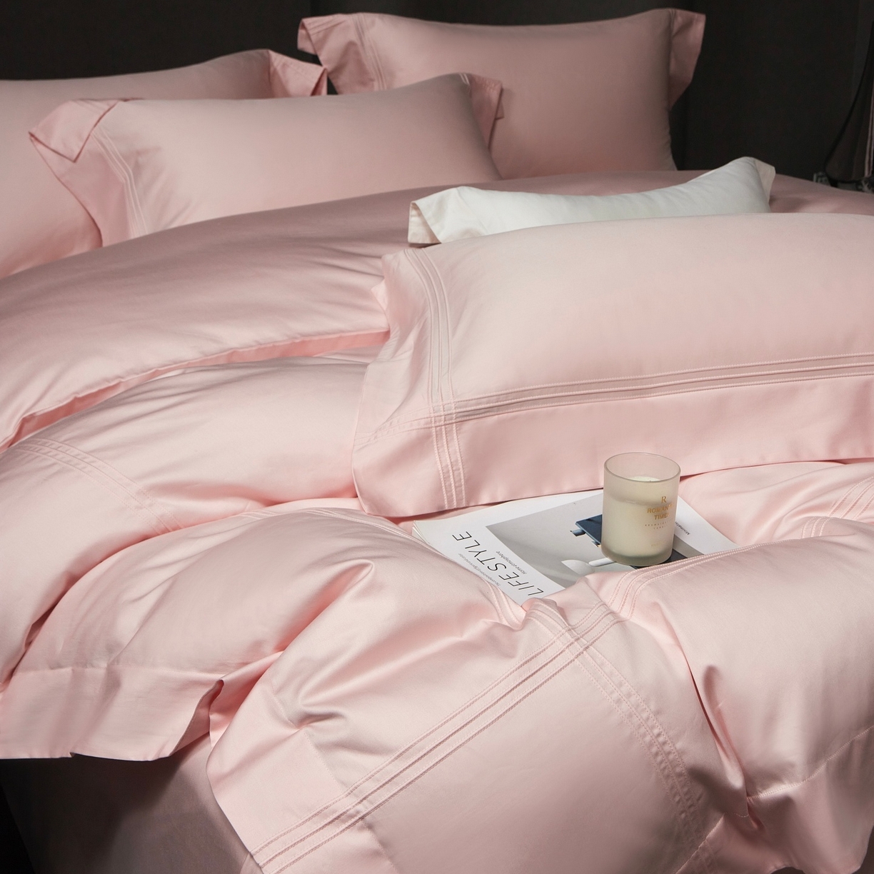 91家纺网 家纺一手货源 找家纺 时亿家居 2026新款轻奢酒店风纯棉长绒棉四件套-曼哈顿 曼哈顿-粉