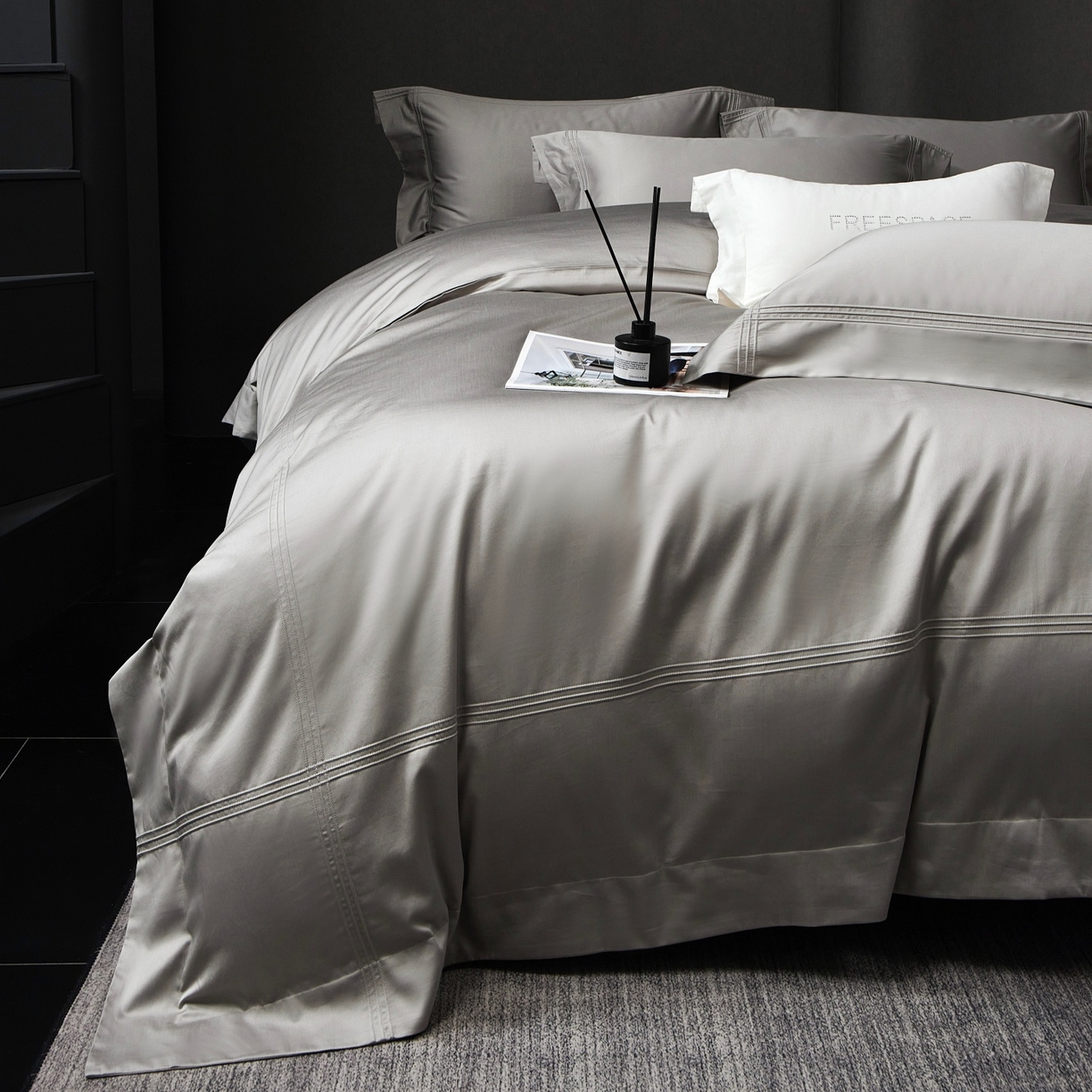 91家纺网 家纺一手货源 找家纺 时亿家居 2026新款轻奢酒店风纯棉长绒棉四件套-曼哈顿 曼哈顿-灰