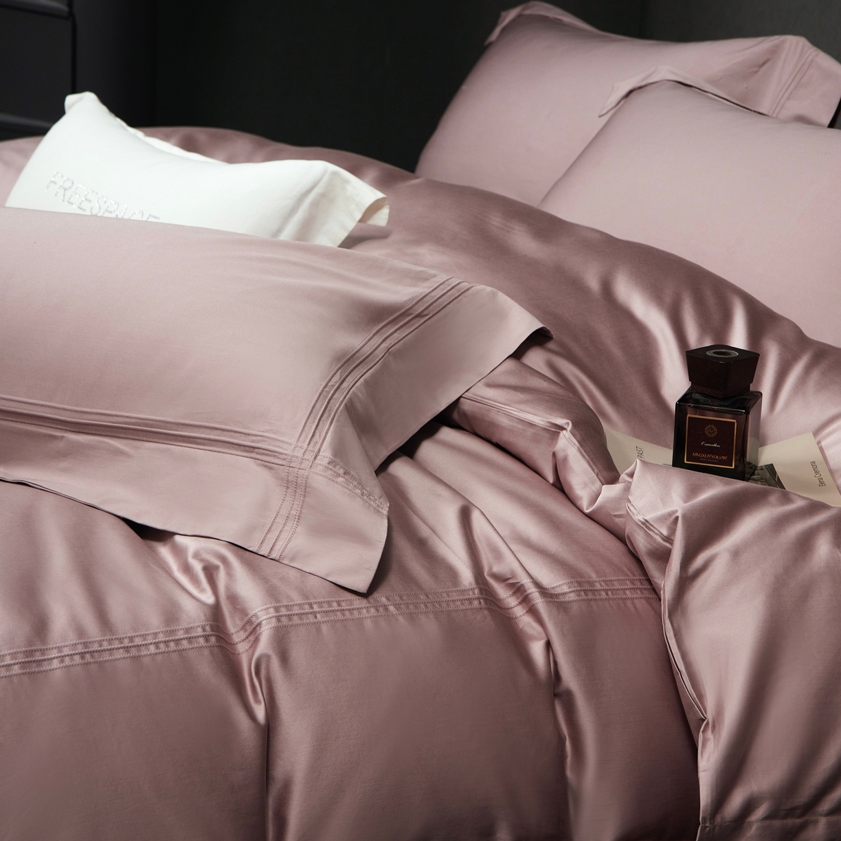 91家纺网 家纺一手货源 找家纺 时亿家居 2026新款轻奢酒店风纯棉长绒棉四件套-曼哈顿 曼哈顿-紫