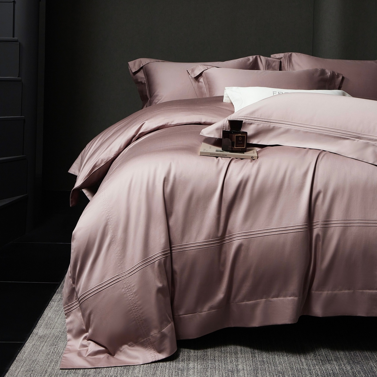 91家纺网 家纺一手货源 找家纺 时亿家居 2026新款轻奢酒店风纯棉长绒棉四件套-曼哈顿 曼哈顿-紫