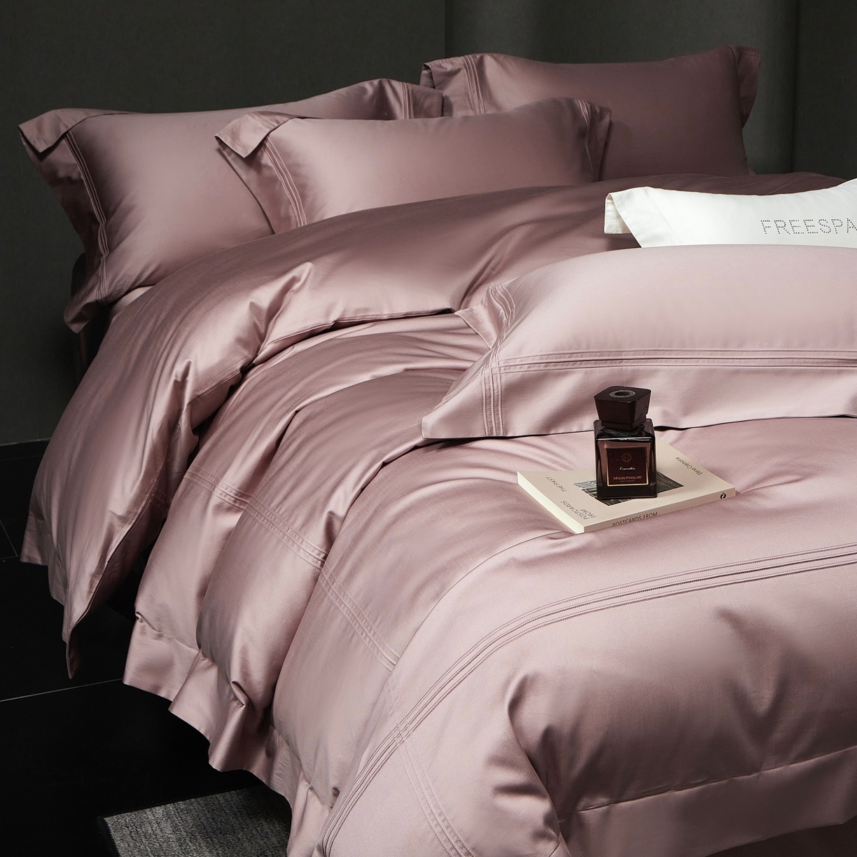 91家纺网 家纺一手货源 找家纺 时亿家居 2026新款轻奢酒店风纯棉长绒棉四件套-曼哈顿 曼哈顿-紫