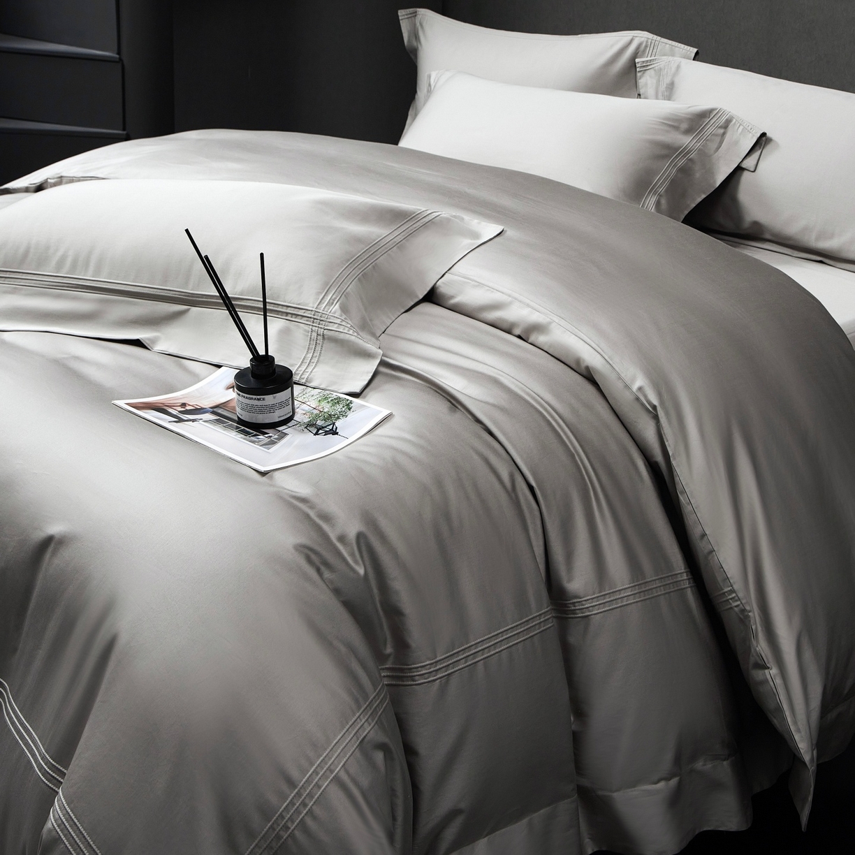 91家纺网 家纺一手货源 找家纺 时亿家居 2026新款轻奢酒店风纯棉长绒棉四件套-曼哈顿 曼哈顿-灰