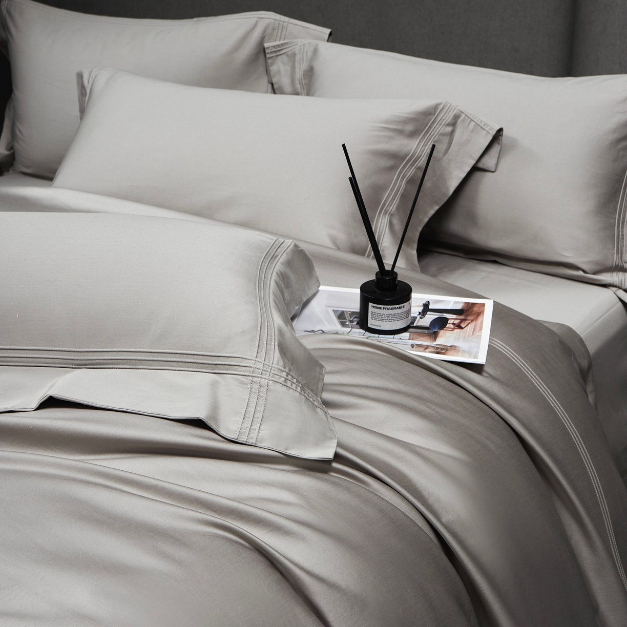 91家纺网 家纺一手货源 找家纺 时亿家居 2026新款轻奢酒店风纯棉长绒棉四件套-曼哈顿 曼哈顿-灰