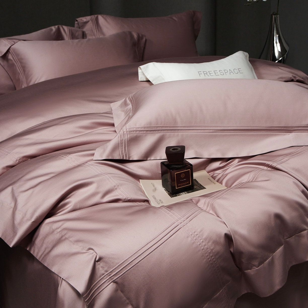 91家纺网 家纺一手货源 找家纺 时亿家居 2026新款轻奢酒店风纯棉长绒棉四件套-曼哈顿 曼哈顿-紫