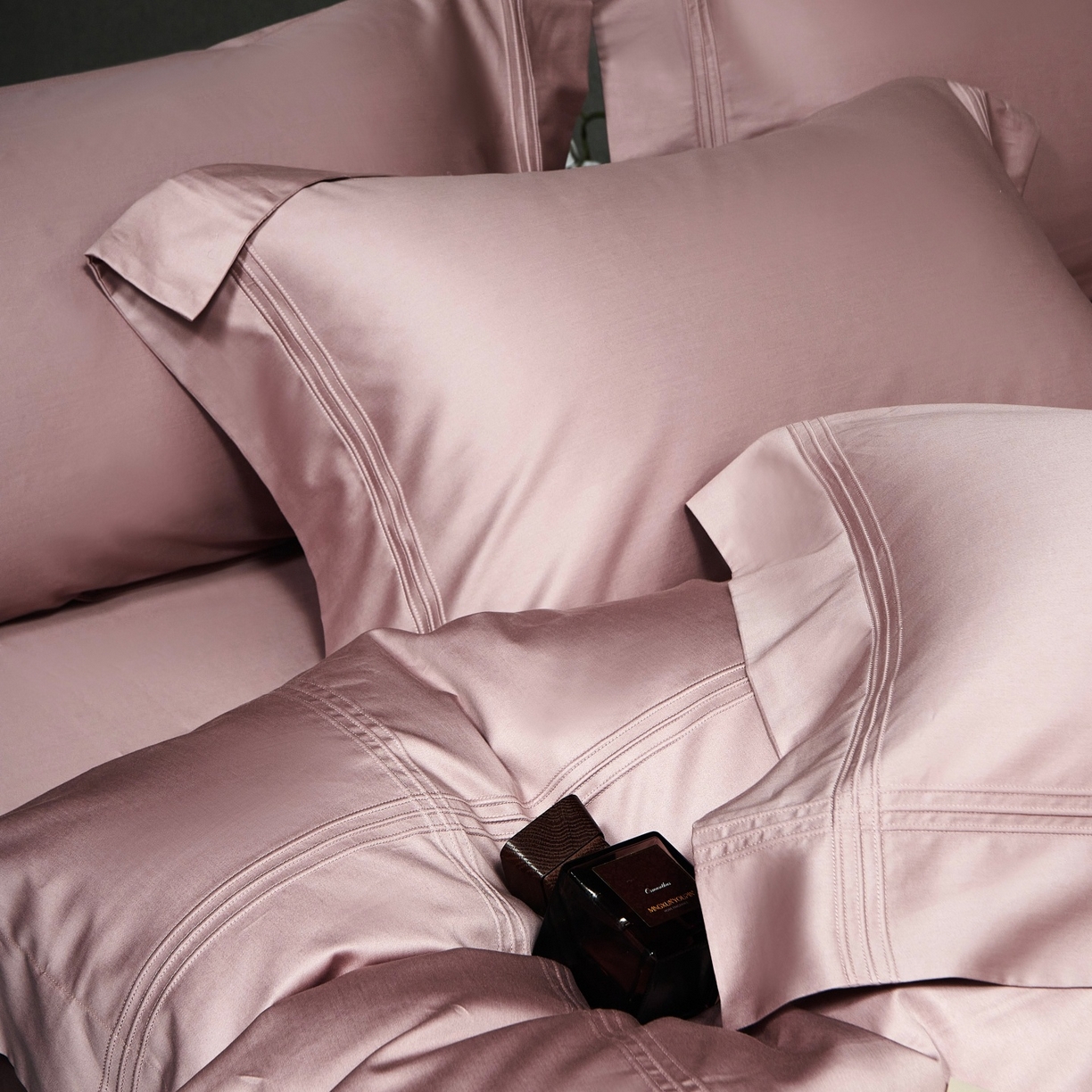 91家纺网 家纺一手货源 找家纺 时亿家居 2026新款轻奢酒店风纯棉长绒棉四件套-曼哈顿 曼哈顿-紫