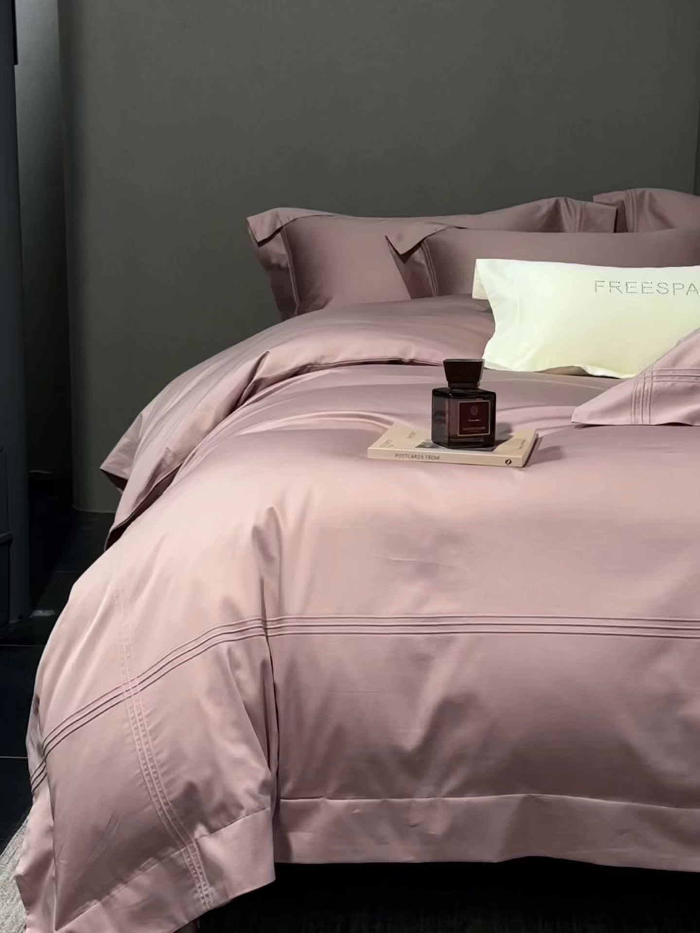 91家纺网 家纺一手货源 找家纺 时亿家居 2026新款轻奢酒店风纯棉长绒棉四件套-曼哈顿 曼哈顿-紫