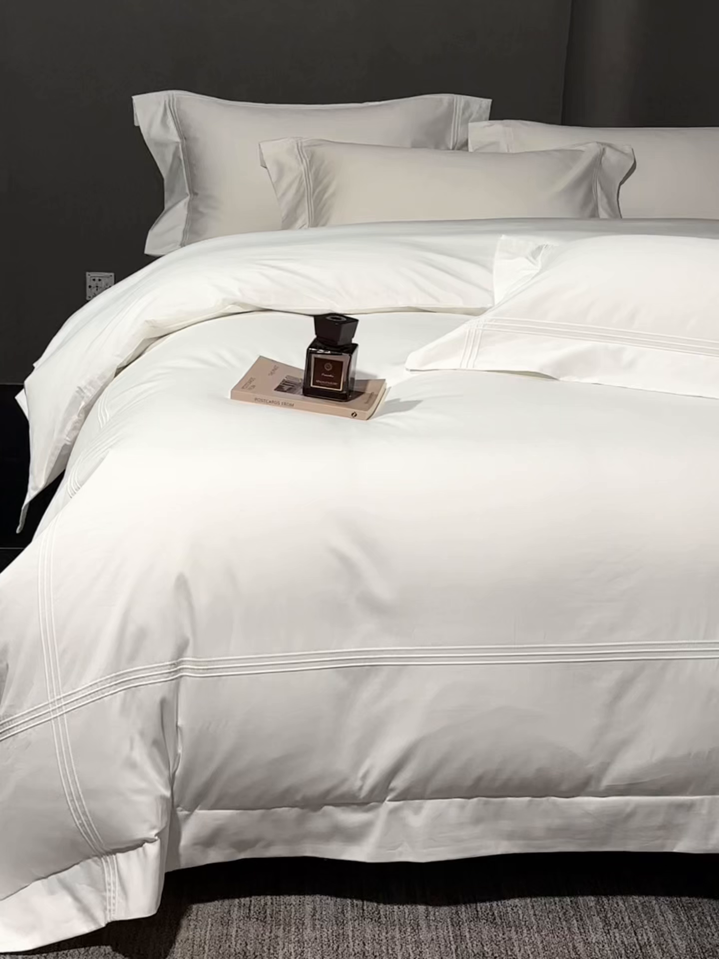 91家纺网 家纺一手货源 找家纺 时亿家居 2026新款轻奢酒店风纯棉长绒棉四件套-曼哈顿 曼哈顿-白