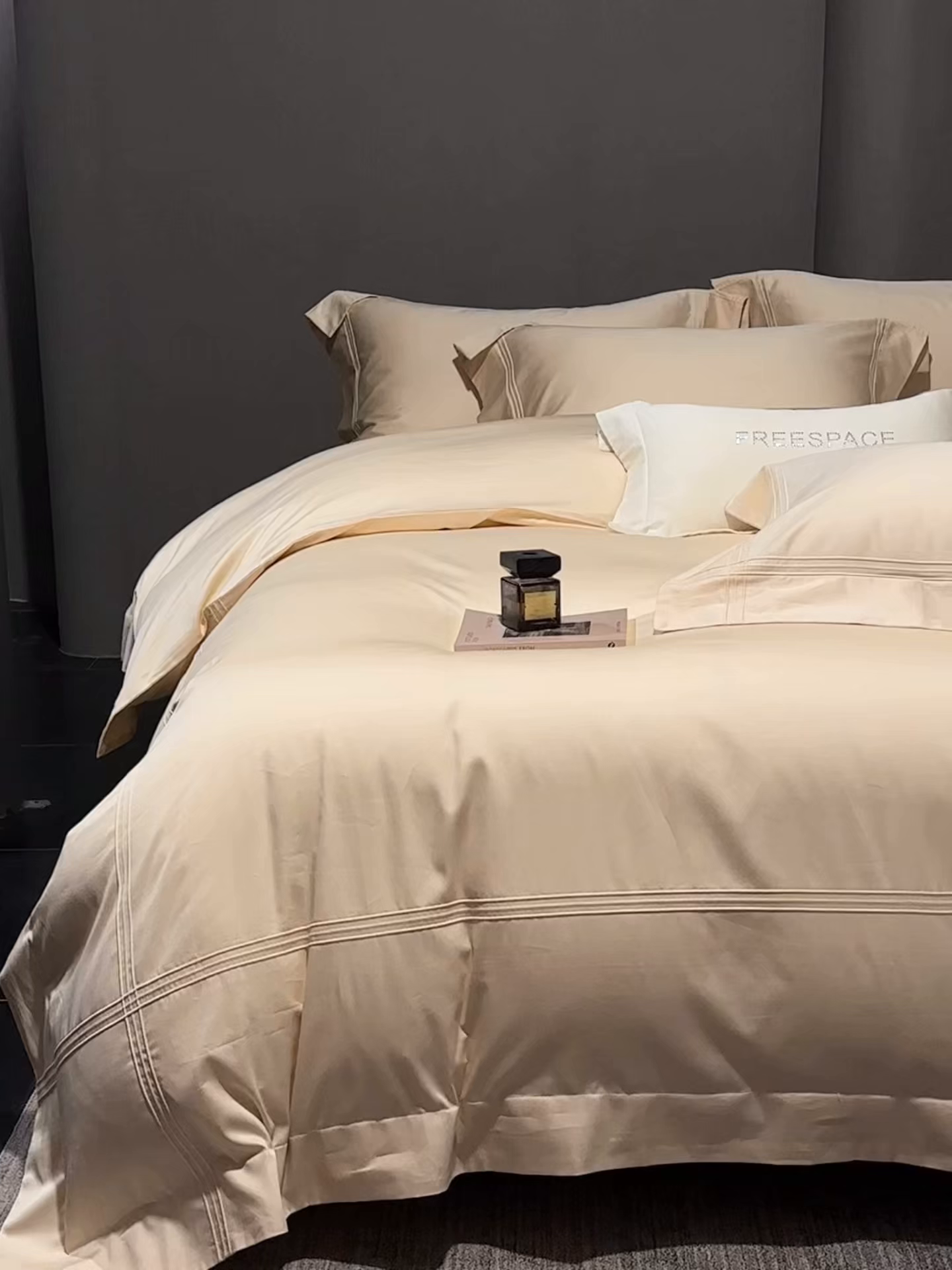 91家纺网 家纺一手货源 找家纺 时亿家居 2026新款轻奢酒店风纯棉长绒棉四件套-曼哈顿 曼哈顿-浅香槟