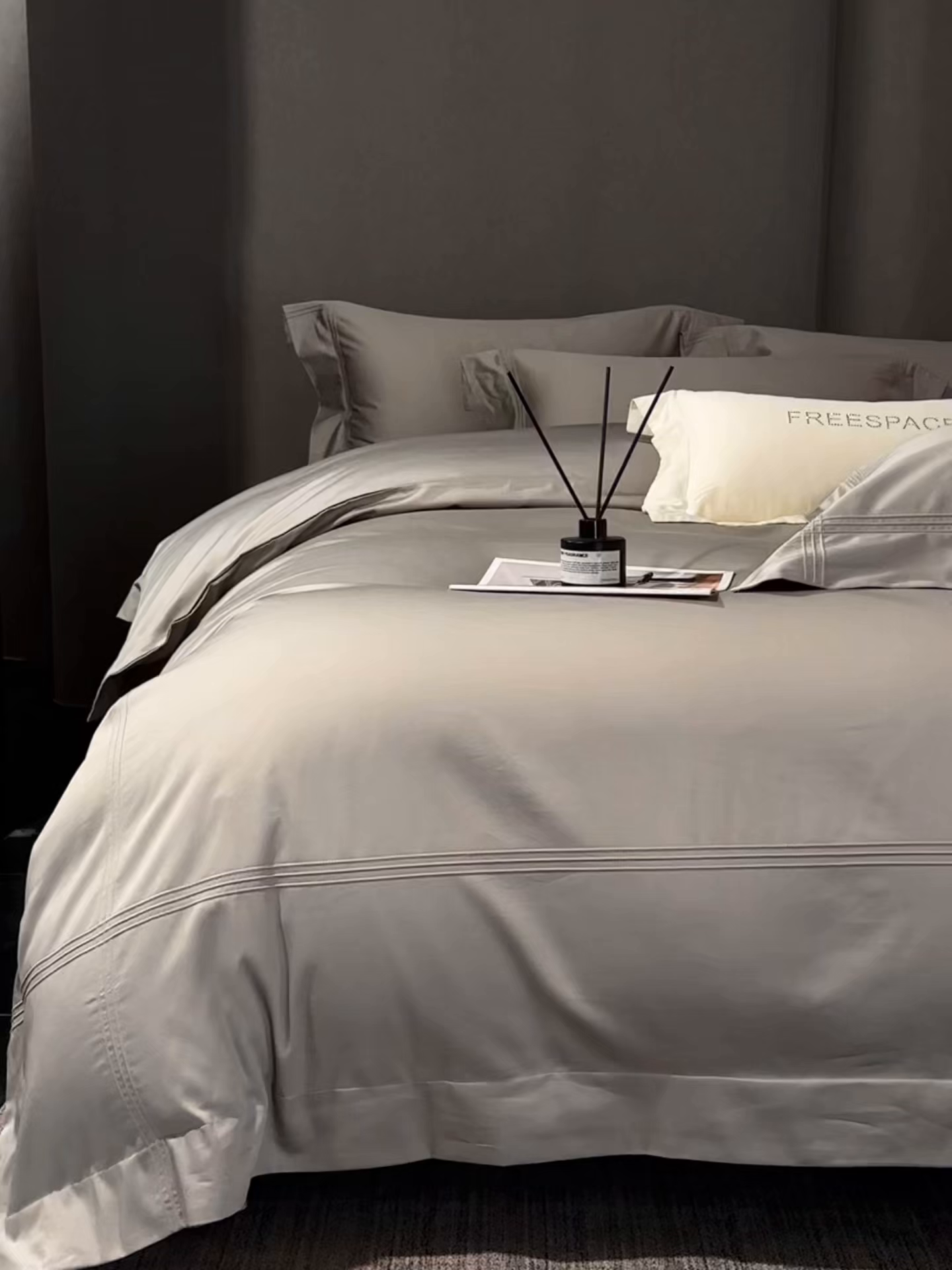 91家纺网 家纺一手货源 找家纺 时亿家居 2026新款轻奢酒店风纯棉长绒棉四件套-曼哈顿 曼哈顿-灰