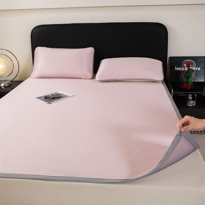 91家纺网 家纺一手货源 找家纺 春寻家纺 2026春夏新款千鸟格碳光冰丝席复合三明治款凉席席子 千鸟格-粉色-床席款