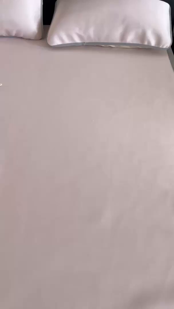 91家纺网 家纺一手货源 找家纺 春寻家纺 2026春夏新款千鸟格碳光冰丝席复合三明治款凉席席子 千鸟格-粉色-床席款