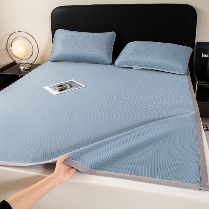 91家纺网 家纺一手货源 找家纺 春寻家纺 2026春夏新款千鸟格碳光冰丝席复合三明治款凉席席子 千鸟格-蓝色-床席款