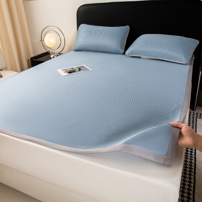 91家纺网 家纺一手货源 找家纺 春寻家纺 2026春夏新款千鸟格碳光冰丝席复合三明治款凉席席子 千鸟格-蓝色-床席款