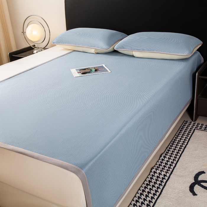 91家纺网 家纺一手货源 找家纺 春寻家纺 2026春夏新款千鸟格碳光冰丝席复合三明治款凉席席子 千鸟格-蓝色-床席款