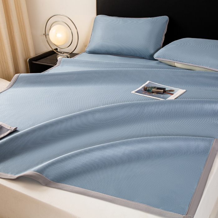 91家纺网 家纺一手货源 找家纺 春寻家纺 2026春夏新款千鸟格碳光冰丝席复合三明治款凉席席子 千鸟格-蓝色-床席款