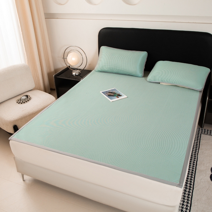 91家纺网 家纺一手货源 找家纺 春寻家纺 2026春夏新款千鸟格碳光冰丝席复合三明治款凉席席子 千鸟格-墨绿-床席款