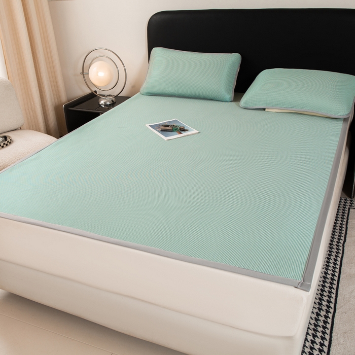 91家纺网 家纺一手货源 找家纺 春寻家纺 2026春夏新款千鸟格碳光冰丝席复合三明治款凉席席子 千鸟格-墨绿-床席款