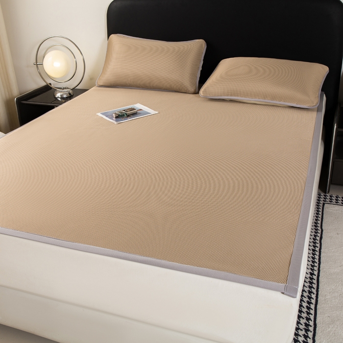 91家纺网 家纺一手货源 找家纺 春寻家纺 2026春夏新款千鸟格碳光冰丝席复合三明治款凉席席子 千鸟格-香槟金-床席款