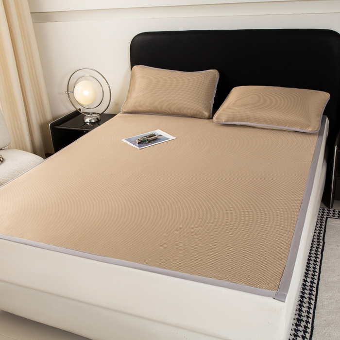 91家纺网 家纺一手货源 找家纺 春寻家纺 2026春夏新款千鸟格碳光冰丝席复合三明治款凉席席子 千鸟格-香槟金-床席款