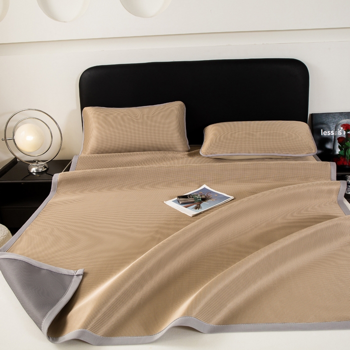 91家纺网 家纺一手货源 找家纺 春寻家纺 2026春夏新款千鸟格碳光冰丝席复合三明治款凉席席子 千鸟格-香槟金-床席款