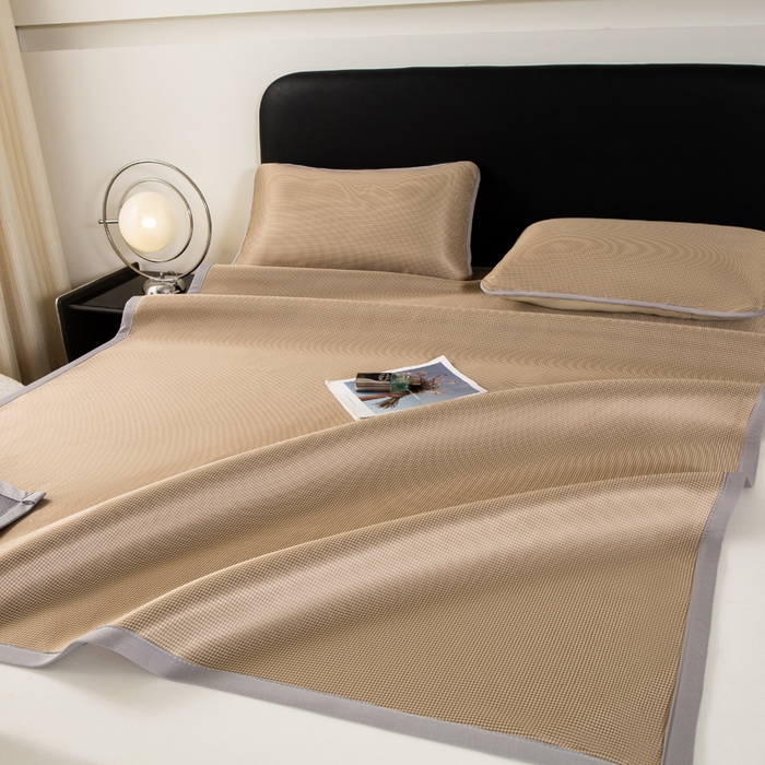 91家纺网 家纺一手货源 找家纺 春寻家纺 2026春夏新款千鸟格碳光冰丝席复合三明治款凉席席子 千鸟格-香槟金-床席款