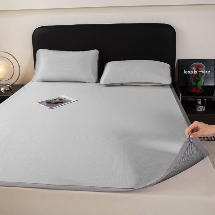 91家纺网 家纺一手货源 找家纺 春寻家纺 2026春夏新款千鸟格碳光冰丝席复合三明治款凉席席子 千鸟格-银灰-床席款