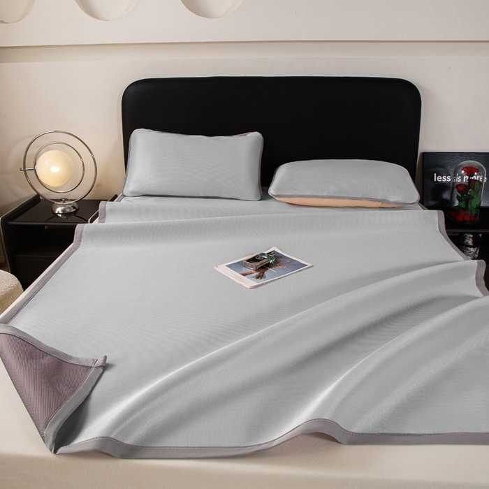 91家纺网 家纺一手货源 找家纺 春寻家纺 2026春夏新款千鸟格碳光冰丝席复合三明治款凉席席子 千鸟格-银灰-床席款