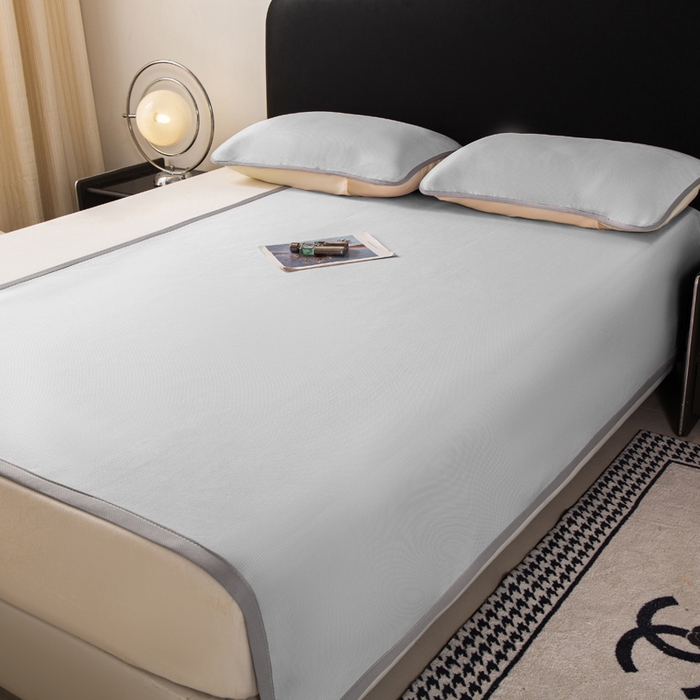 91家纺网 家纺一手货源 找家纺 春寻家纺 2026春夏新款千鸟格碳光冰丝席复合三明治款凉席席子 千鸟格-银灰-床席款