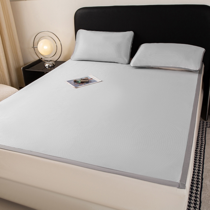 91家纺网 家纺一手货源 找家纺 春寻家纺 2026春夏新款千鸟格碳光冰丝席复合三明治款凉席席子 千鸟格-银灰-床席款