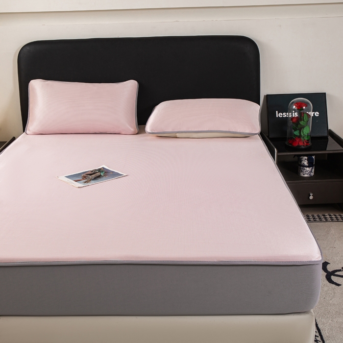 91家纺网 家纺一手货源 找家纺 春寻家纺 2026春夏新款千鸟格碳光冰丝席复合三明治款凉席席子 千鸟格-粉色-床笠款