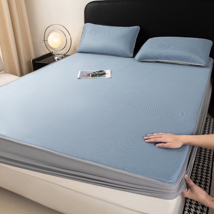 91家纺网 家纺一手货源 找家纺 春寻家纺 2026春夏新款千鸟格碳光冰丝席复合三明治款凉席席子 千鸟格-蓝色-床笠款