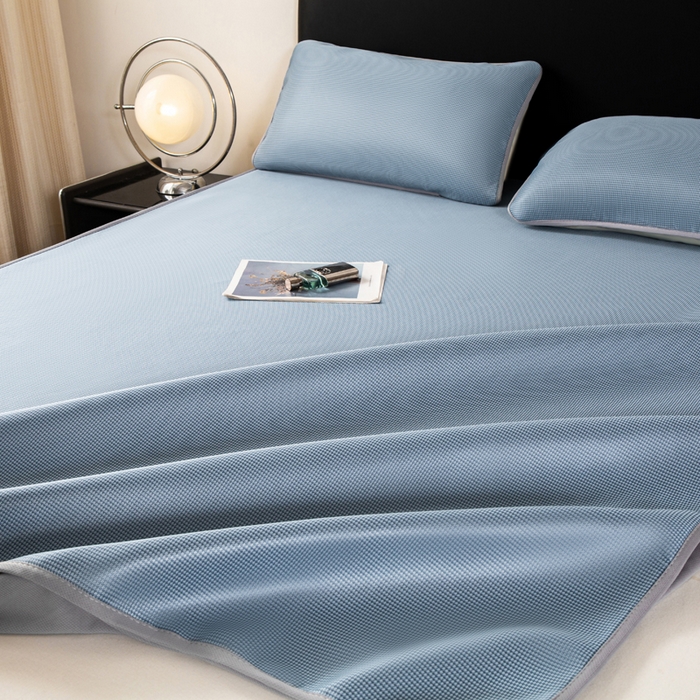 91家纺网 家纺一手货源 找家纺 春寻家纺 2026春夏新款千鸟格碳光冰丝席复合三明治款凉席席子 千鸟格-蓝色-床笠款