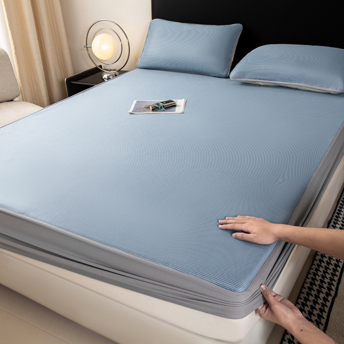 91家纺网 家纺一手货源 找家纺 春寻家纺 2026春夏新款千鸟格碳光冰丝席复合三明治款凉席席子 千鸟格-蓝色-床笠款